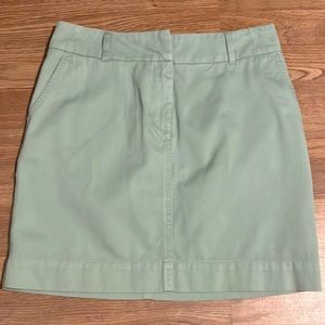 Vineyard Vines green skirt size 2